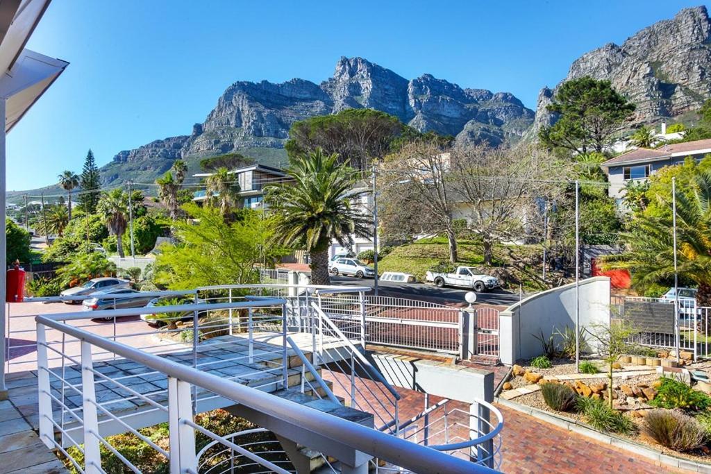 Stunning Sea View Apartment - Camps Bay Le Cap Extérieur photo
