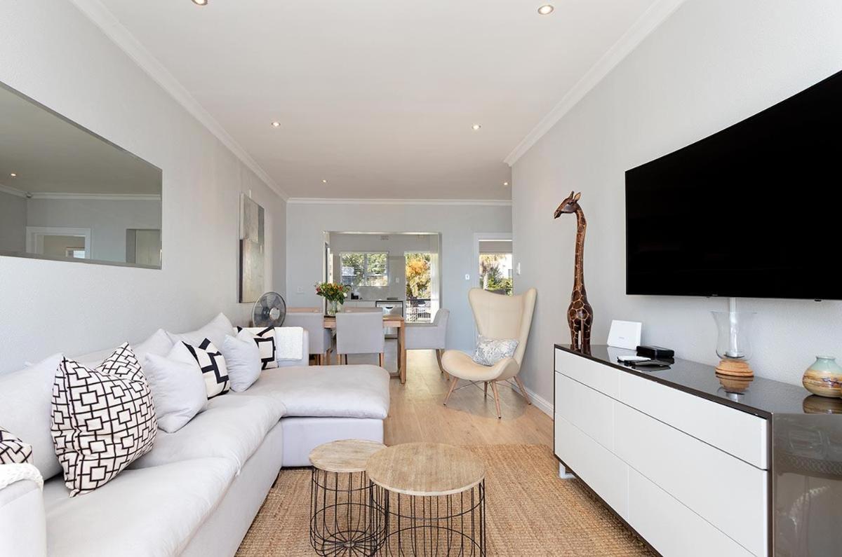Stunning Sea View Apartment - Camps Bay Le Cap Extérieur photo