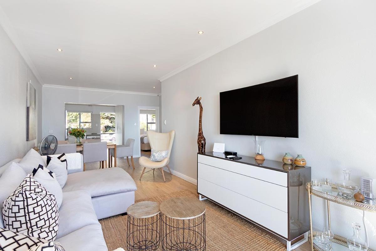 Stunning Sea View Apartment - Camps Bay Le Cap Extérieur photo